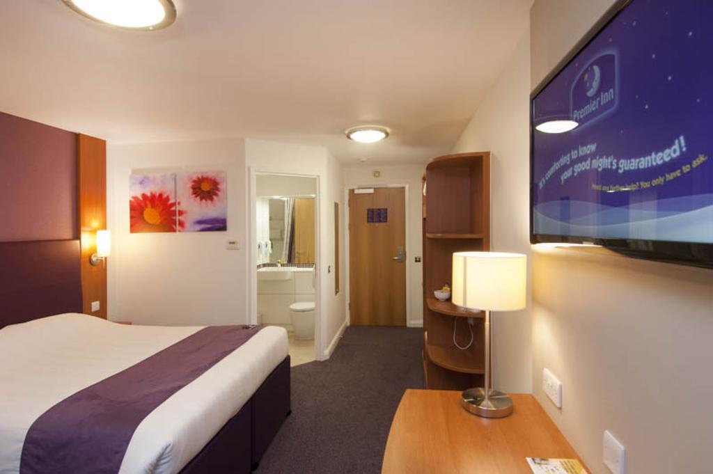 Premier Inn Glasgow - Cumbernauld Zimmer foto